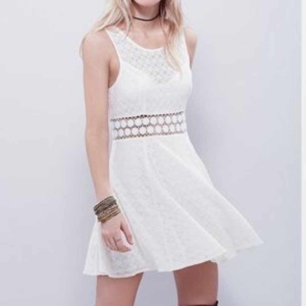 Freepeople dress Size 6 Stretchy Lace Outer & Fully Lined - Picture 2 of 4